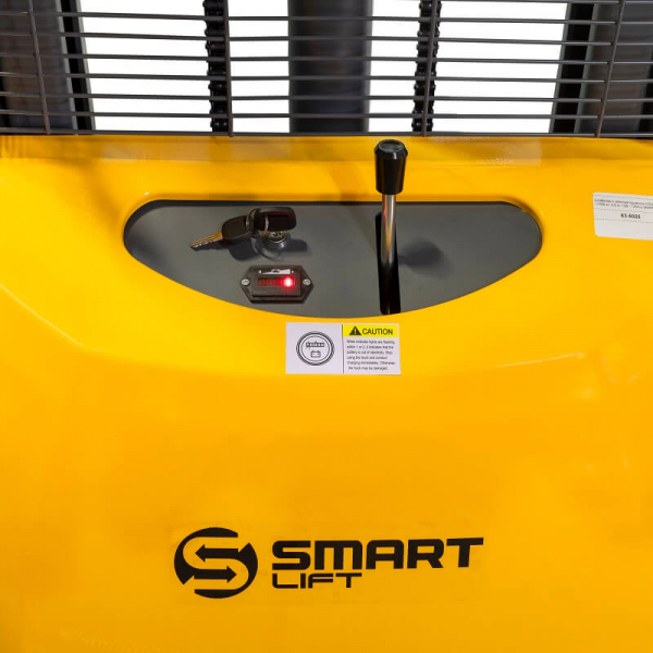 Штабелер с электроподъемом CDD15B-E (1500 кг; 2,5 м; 12В / 120Ач) SMARTLIFT HV Market