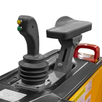 Штабелер самоходный с кабиной CDD15C (1500 кг; 6,5 м; li-ion 25,6В / 300Ач, PV, EPS) SMARTLIFT HV Market