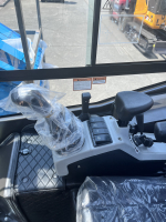 Мини-экскаватор QUADTRAC E28 PRO (2.8т, кабина, квикаплер, бур, 3 ковша) HV Market