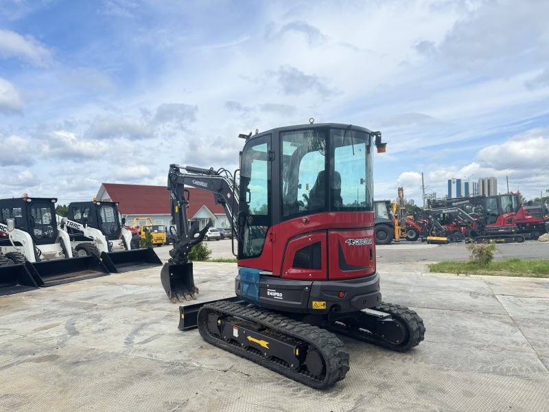 Мини-экскаватор QUADTRAC E40 PRO (4т, кабина, A/C, квикаплер, бур, 3 ковша) HV Market