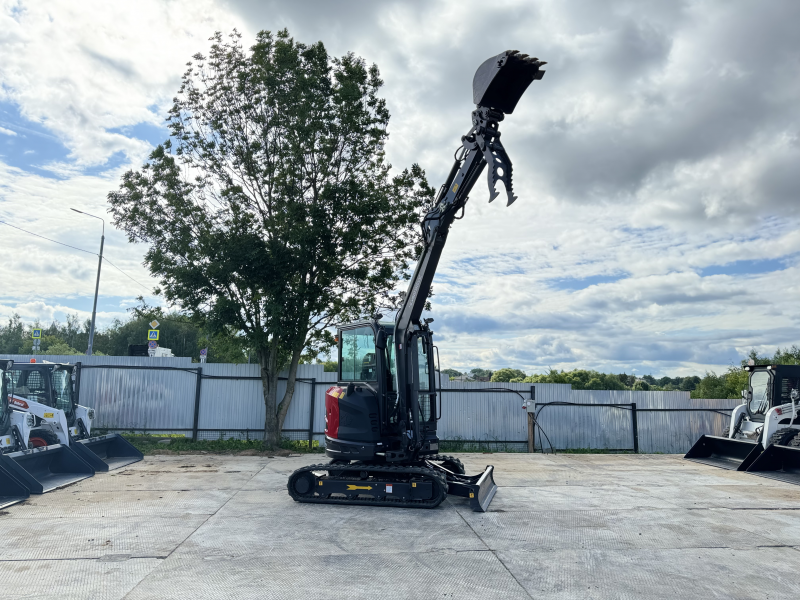 Мини-экскаватор QUADTRAC E40 PRO (4т, кабина, A/C, квикаплер, бур, 3 ковша. Гидравлический прижим) HV Market