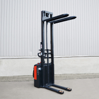 Самоходный штабелер OXLIFT BX1526E 2600 мм 1500 кг с платформой для оператора HV Market