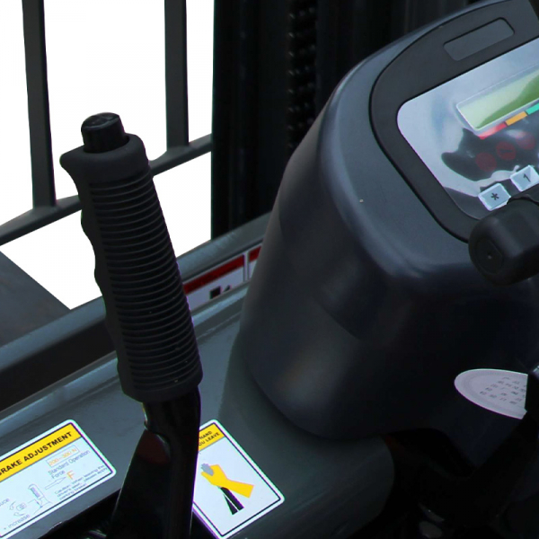 Электрический вилочный погрузчик CPD15-HA2 со свободным подъемом и боковым смещением вил